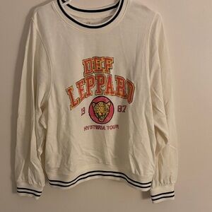 Women's Cream Sweatshirt Graphic Def Leppard